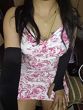 Snapshot of Tamil__Thara003 chatting on 06-15-26, 06:18 Tamil Thara003 online show from 06-15-26, 06:18