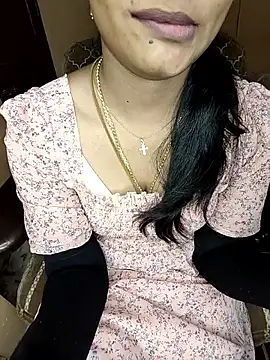 Snapshot of Tamil__Thara003 chatting on 06-08-26, 11:00 Tamil Thara003 online show from 06-08-26, 11:00