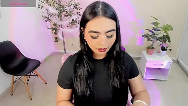 Snapshot of Margot_Robie chatting on 05-19-26, 02:24 Margot Robie online show from 05-19-26, 02:24