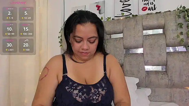 EmmyBellamy online show from 05-14-26, 01:08