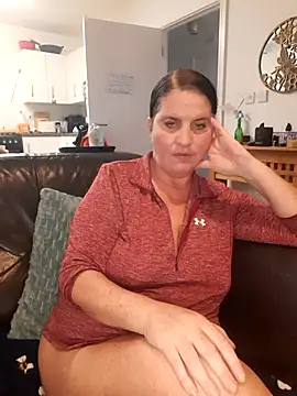 Snapshot of Velvet-Milf chatting on 06-19-26, 04:02 Velvet-Milf online show from 06-19-26, 04:02