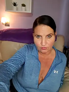 Snapshot of Velvet-Milf chatting on 05-19-26, 08:32 Velvet-Milf online show from 05-19-26, 08:32