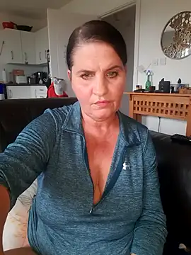 Snapshot of Velvet-Milf chatting on 06-18-26, 03:39 Velvet-Milf online show from 06-18-26, 03:39