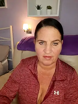 Snapshot of Velvet-Milf chatting on 05-16-26, 07:51 Velvet-Milf online show from 05-16-26, 07:51