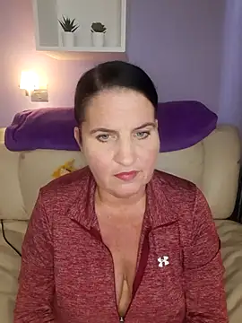 Snapshot of Velvet-Milf chatting on 05-18-26, 09:36 Velvet-Milf online show from 05-18-26, 09:36