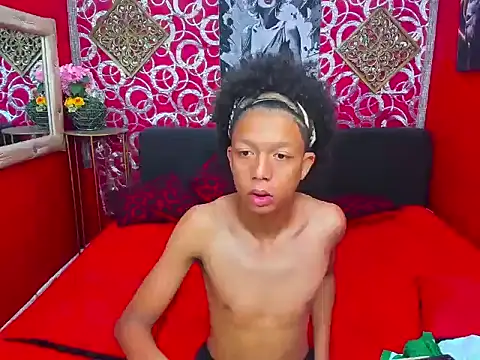 Snapshot of skinny20boy chatting on 06-24-26, 11:13 skinny20boy online show from 06-24-26, 11:13