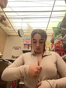 Snapshot of IvySanchez_Pinkk chatting on 06-02-26, 05:13 IvySanchez Pinkk online show from 06-02-26, 05:13