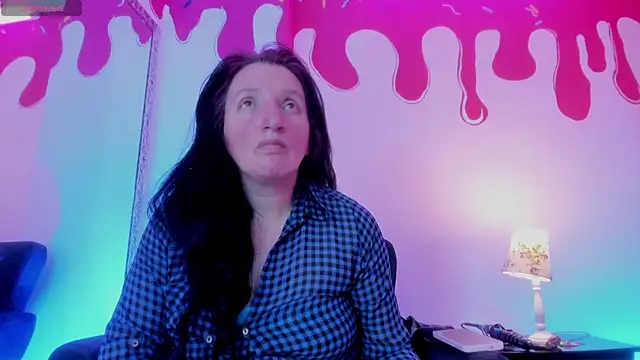 Snapshot of CloeMature chatting on 06-27-26, 03:01 CloeMature online show from 06-27-26, 03:01