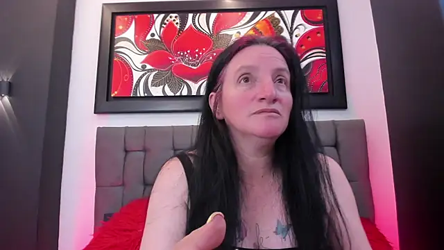 Snapshot of CloeMature chatting on 07-11-26, 02:23 CloeMature online show from 07-11-26, 02:23