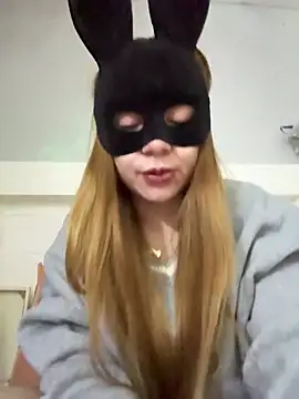 Snapshot of Vaimonroi chatting on 05-31-26, 04:18 Vaimonroi online show from 05-31-26, 04:18