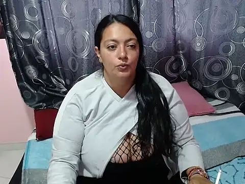 Snapshot of FabritziAPiel chatting on 05-16-26, 03:55 FabritziAPiel online show from 05-16-26, 03:55