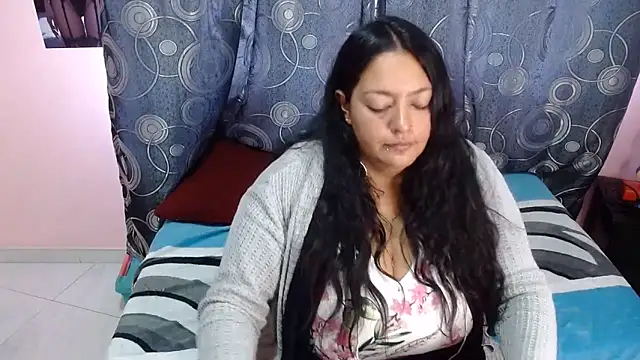 Snapshot of FabritziAPiel chatting on 05-30-26, 04:12 FabritziAPiel online show from 05-30-26, 04:12