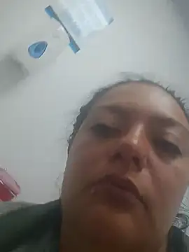Snapshot of FabritziAPiel chatting on 06-18-26, 12:10 FabritziAPiel online show from 06-18-26, 12:10