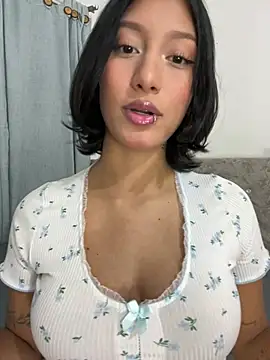 yazmin rouse  online show from 07-09-26, 11:26