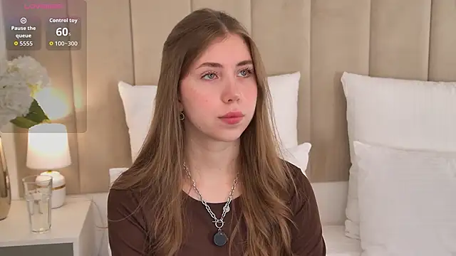 EvaAkiins online show from 05-06-26, 05:50