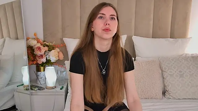 Snapshot of EvaAkiins chatting on 05-28-26, 04:46 EvaAkiins online show from 05-28-26, 04:46