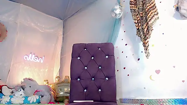Snapshot of lilith-12 chatting on 08-06-26, 08:15 lilith-12 online show from 08-06-26, 08:15