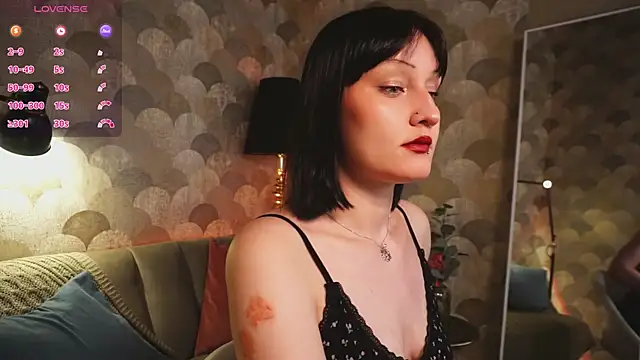 Snapshot of VelvetLily_ chatting on 05-16-26, 09:03 VelvetLily online show from 05-16-26, 09:03