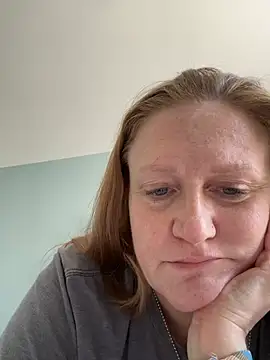 Snapshot of Kellilyn10 chatting on 05-28-26, 04:46 Kellilyn10 online show from 05-28-26, 04:46