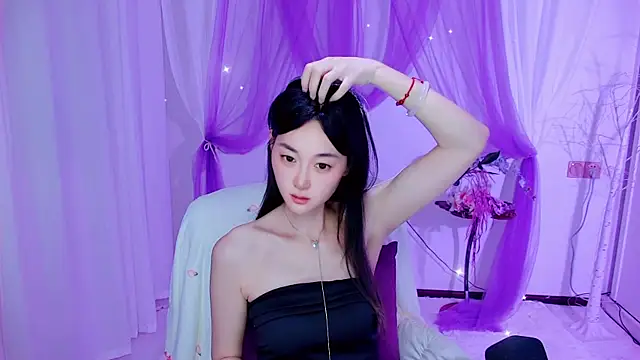 Snapshot of Tili_Lucky chatting on 06-25-26, 01:14 Tili Lucky online show from 06-25-26, 01:14