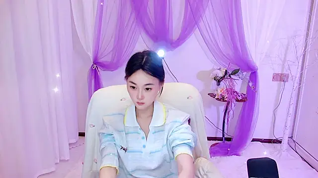 Snapshot of Tili_Lucky chatting on 06-29-26, 11:21 Tili Lucky online show from 06-29-26, 11:21