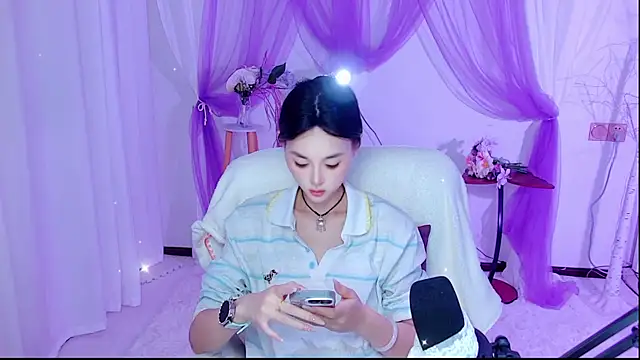 Snapshot of Tili_Lucky chatting on 07-15-26, 11:06 Tili Lucky online show from 07-15-26, 11:06