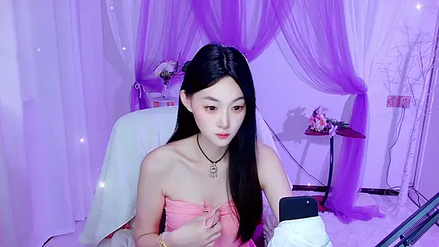 Snapshot of Tili_Lucky chatting on 07-23-26, 01:08 Tili Lucky online show from 07-23-26, 01:08