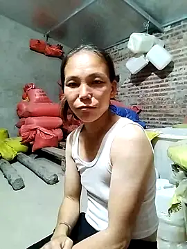 Snapshot of Min-meo chatting on 05-17-26, 01:55 Min-meo online show from 05-17-26, 01:55