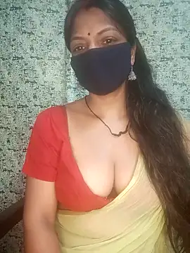 Snapshot of Juli_80 chatting on 06-10-26, 01:29 Juli 80 online show from 06-10-26, 01:29