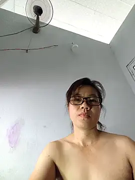missthree online show from 05-10-26, 06:39
