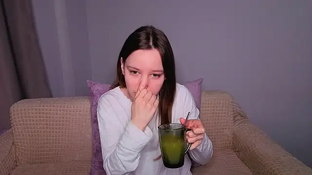 Snapshot of lolytaberry chatting on 06-12-26, 02:09 lolytaberry online show from 06-12-26, 02:09