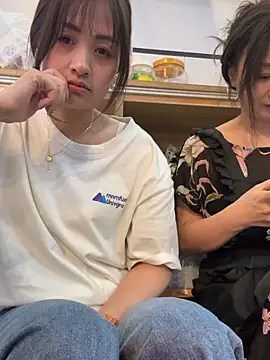 Snapshot of huihui_520 chatting on 06-26-26, 05:24 huihui 520 online show from 06-26-26, 05:24