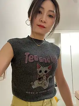 Snapshot of huihui_520 chatting on 06-22-26, 06:32 huihui 520 online show from 06-22-26, 06:32