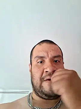 Snapshot of Almircorral2211 chatting on 05-27-26, 10:28 Almircorral2211 online show from 05-27-26, 10:28