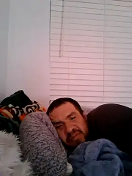 Snapshot of Almircorral2211 chatting on 06-11-26, 06:10 Almircorral2211 online show from 06-11-26, 06:10