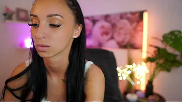 Nicole Dawn online show from 05-09-26, 01:25