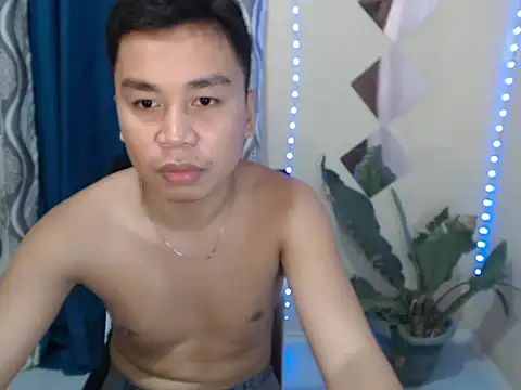 Snapshot of urasiankevin chatting on 06-06-26, 05:18 urasiankevin online show from 06-06-26, 05:18