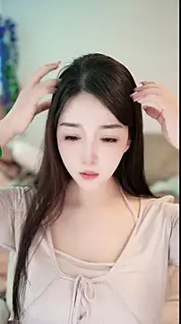 Snapshot of singer-wenwan chatting on 05-15-26, 06:11 singer-wenwan online show from 05-15-26, 06:11
