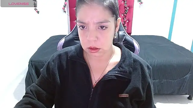 Snapshot of ariana1609 chatting on 05-22-26, 12:36 ariana1609 online show from 05-22-26, 12:36