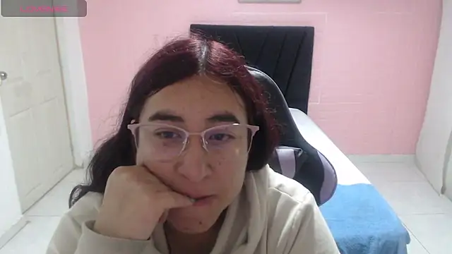 Snapshot of celeste16092020 chatting on 06-04-26, 01:38 celeste16092020 online show from 06-04-26, 01:38