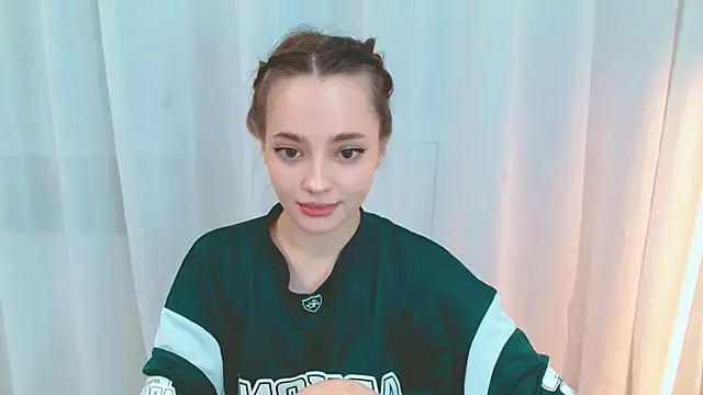 SiennaMia online show from 05-27-26, 04:36