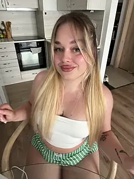 lilixcake online show from 05-08-26, 01:37