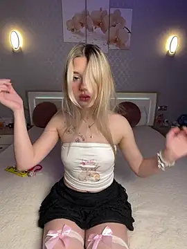 Snapshot of Mila_murmur chatting on 05-07-26, 06:33 Mila murmur online show from 05-07-26, 06:33