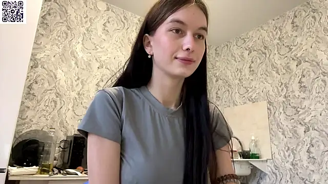 Snapshot of HinaDesire chatting on 05-08-26, 04:00 HinaDesire online show from 05-08-26, 04:00