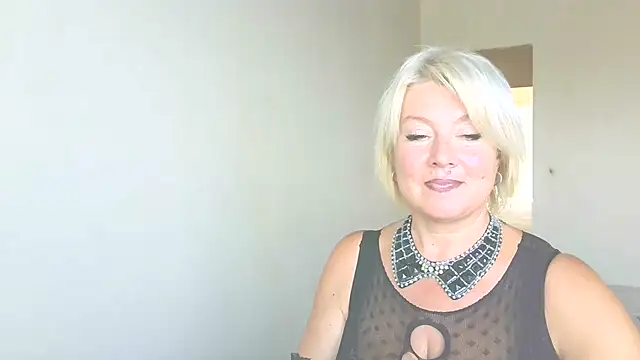 MollyyJoyy online show from 07-24-26, 01:40