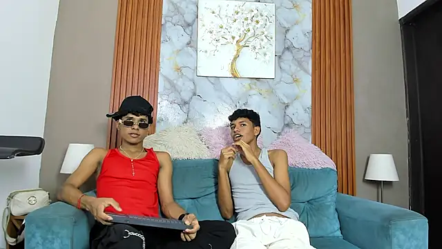 Snapshot of BOUL_GUYS chatting on 05-15-26, 01:47 BOUL GUYS online show from 05-15-26, 01:47