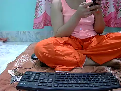 Snapshot of angelqueen19 chatting on 05-13-26, 08:05 angelqueen19 online show from 05-13-26, 08:05