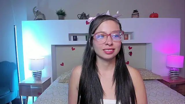 Snapshot of Lenna_Phillips chatting on 06-10-26, 11:22 Lenna Phillips online show from 06-10-26, 11:22