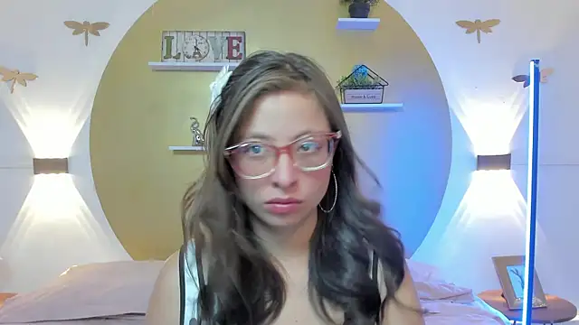 Snapshot of Lenna_Phillips chatting on 07-10-26, 11:32 Lenna Phillips online show from 07-10-26, 11:32