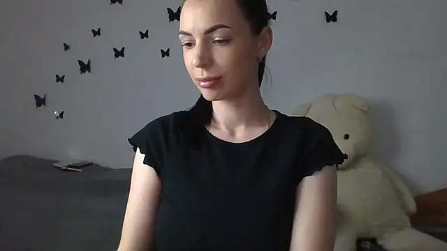 Snapshot of _MiaFlame_ chatting on 05-17-26, 08:20 MiaFlame online show from 05-17-26, 08:20